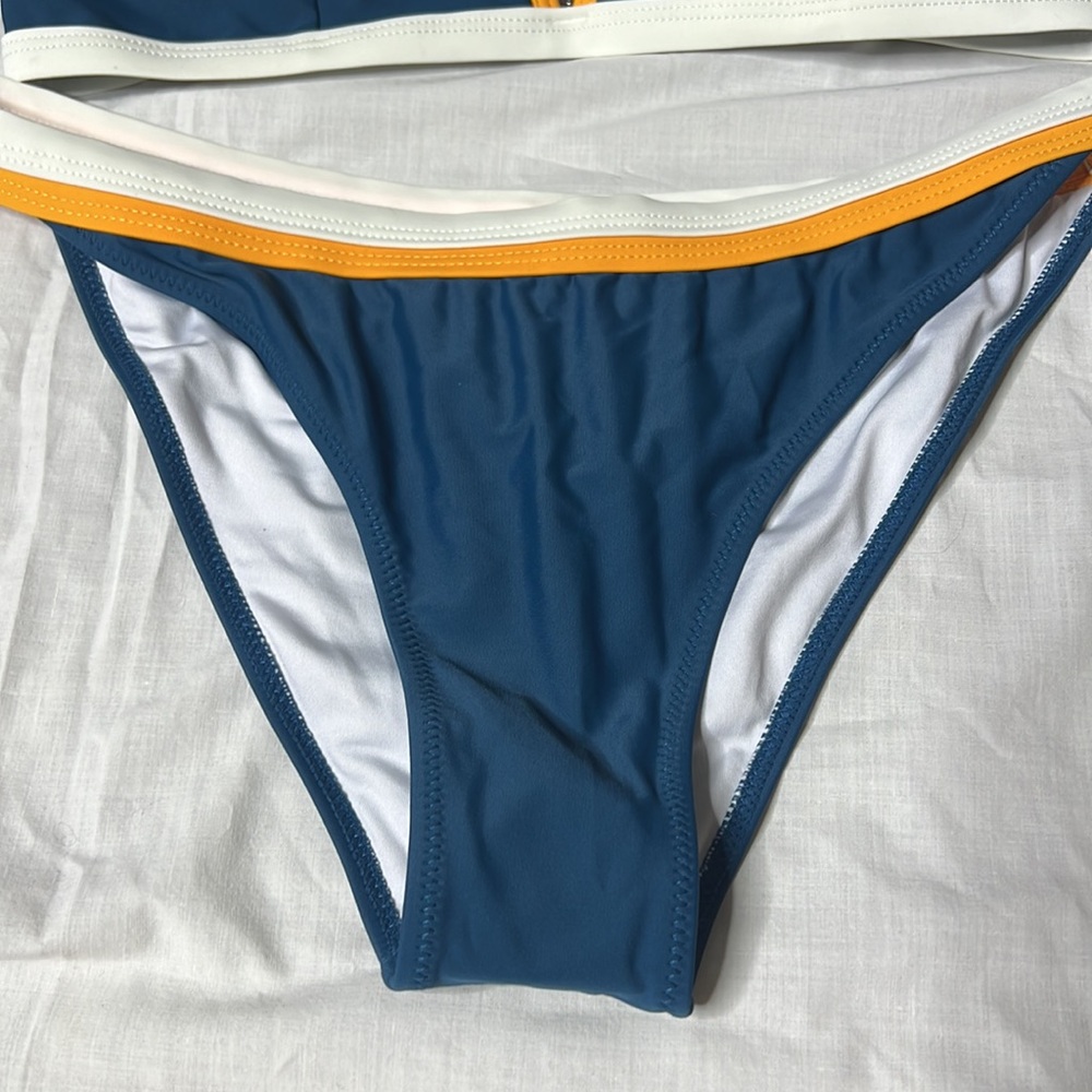Cupshe Bikini - Picture 2 of 4